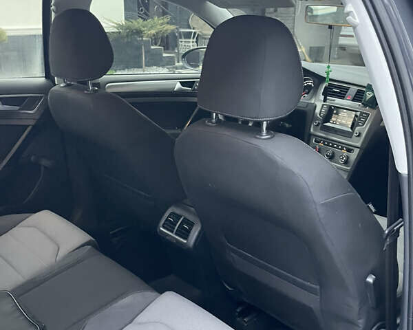 Серый Фольксваген Гольф, объемом двигателя 1.6 л и пробегом 279 тыс. км за 9450 $, фото 35 на Automoto.ua