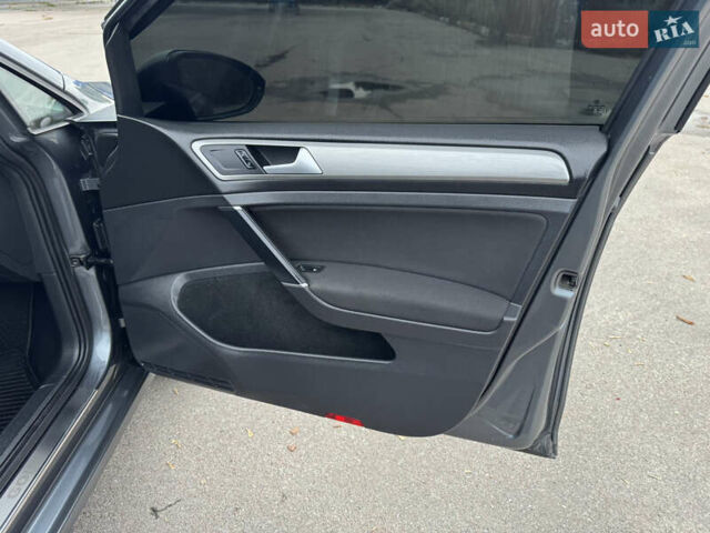 Серый Фольксваген Гольф, объемом двигателя 1.8 л и пробегом 198 тыс. км за 11500 $, фото 15 на Automoto.ua