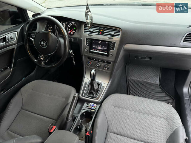 Серый Фольксваген Гольф, объемом двигателя 1.8 л и пробегом 198 тыс. км за 11500 $, фото 17 на Automoto.ua