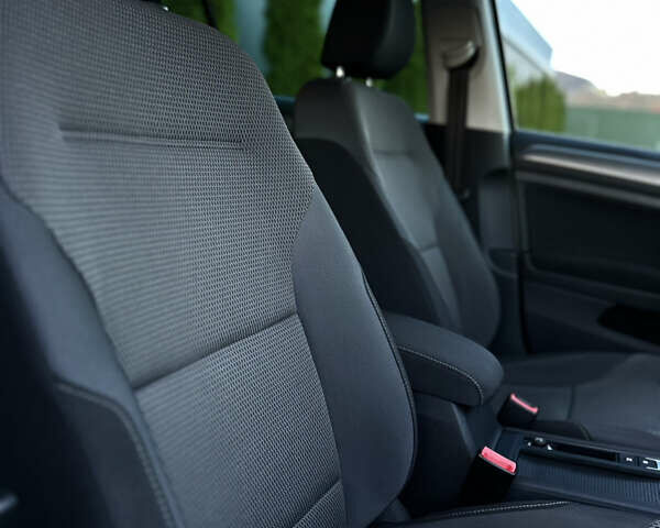 Серый Фольксваген Гольф, объемом двигателя 1.4 л и пробегом 197 тыс. км за 12999 $, фото 35 на Automoto.ua