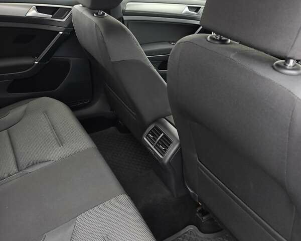 Серый Фольксваген Гольф, объемом двигателя 2 л и пробегом 181 тыс. км за 11400 $, фото 22 на Automoto.ua