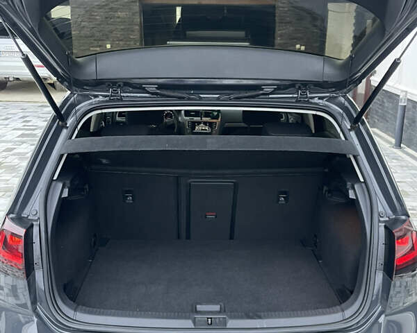 Серый Фольксваген Гольф, объемом двигателя 1.6 л и пробегом 279 тыс. км за 9450 $, фото 28 на Automoto.ua