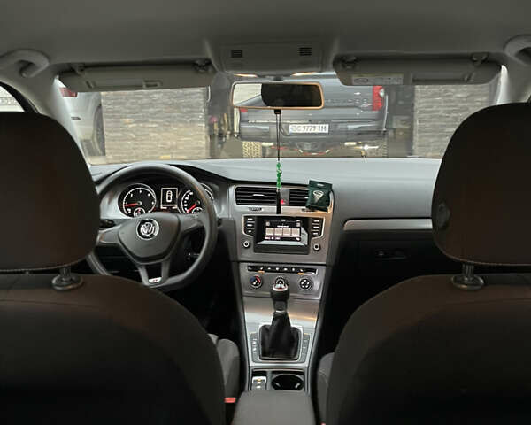 Серый Фольксваген Гольф, объемом двигателя 1.6 л и пробегом 279 тыс. км за 9450 $, фото 38 на Automoto.ua