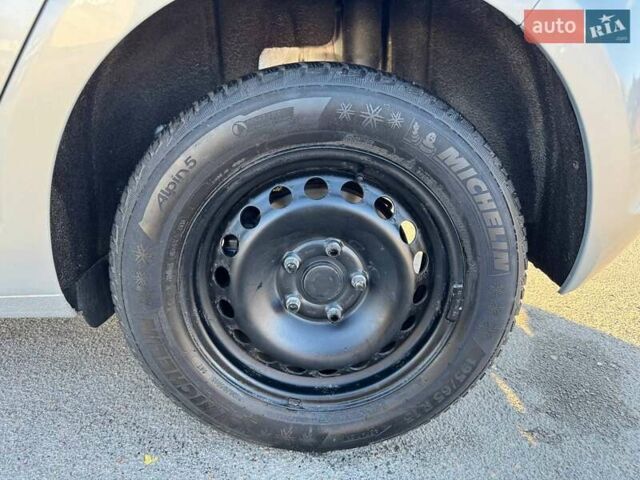 Серый Фольксваген Гольф, объемом двигателя 1.4 л и пробегом 125 тыс. км за 10000 $, фото 9 на Automoto.ua