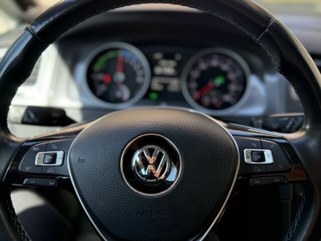 Серый Фольксваген Гольф, объемом двигателя 0 л и пробегом 91 тыс. км за 9900 $, фото 1 на Automoto.ua