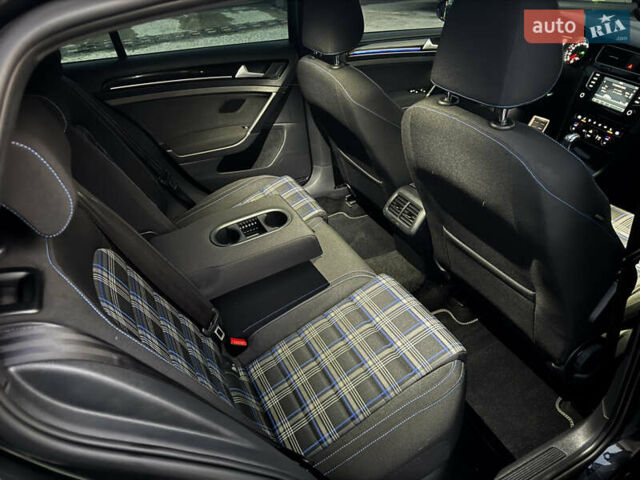 Серый Фольксваген Гольф, объемом двигателя 1.4 л и пробегом 228 тыс. км за 13750 $, фото 41 на Automoto.ua