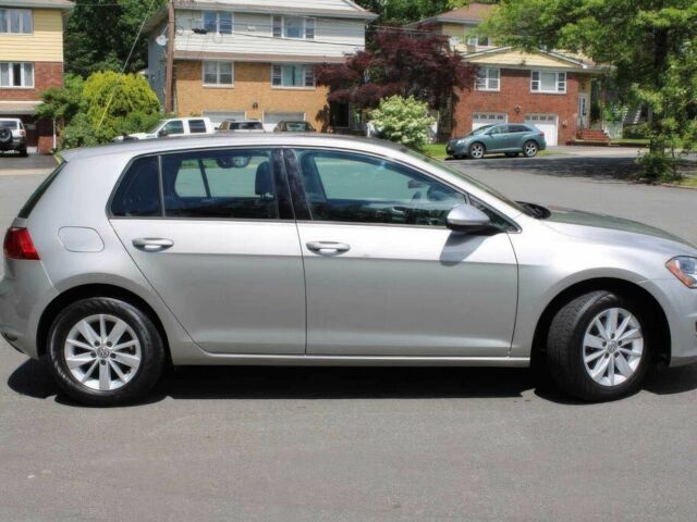 Серый Фольксваген Гольф, объемом двигателя 1.8 л и пробегом 80 тыс. км за 3000 $, фото 2 на Automoto.ua