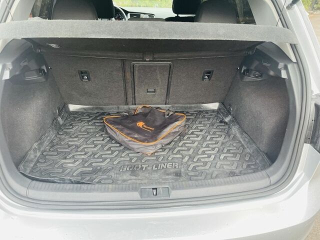 Серый Фольксваген Гольф, объемом двигателя 0 л и пробегом 128 тыс. км за 7700 $, фото 4 на Automoto.ua