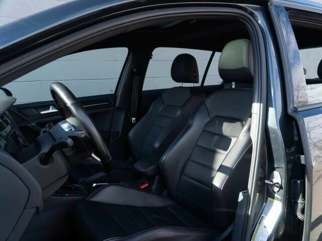 Серый Фольксваген Гольф, объемом двигателя 2 л и пробегом 73 тыс. км за 2800 $, фото 8 на Automoto.ua