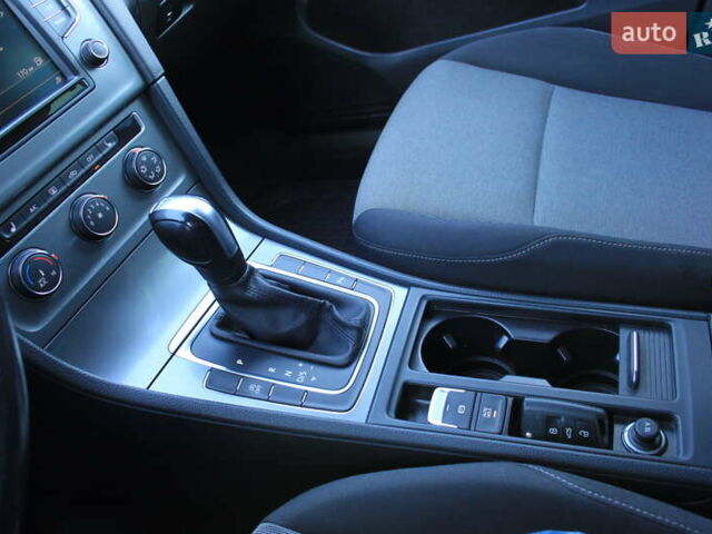 Серый Фольксваген Гольф, объемом двигателя 1.6 л и пробегом 282 тыс. км за 10000 $, фото 44 на Automoto.ua