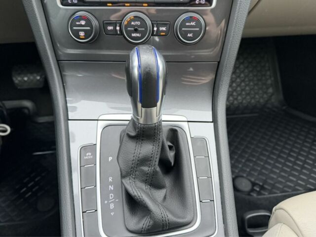 Серый Фольксваген Гольф, объемом двигателя 0 л и пробегом 168 тыс. км за 8600 $, фото 7 на Automoto.ua