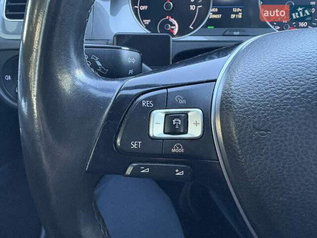 Серый Фольксваген Гольф, объемом двигателя 1.2 л и пробегом 210 тыс. км за 9900 $, фото 11 на Automoto.ua