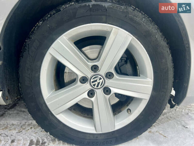 Серый Фольксваген Гольф, объемом двигателя 2 л и пробегом 209 тыс. км за 13333 $, фото 17 на Automoto.ua