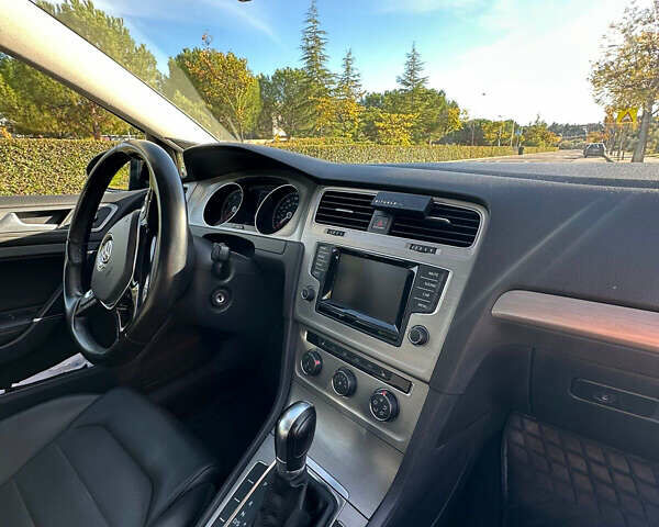 Серый Фольксваген Гольф, объемом двигателя 1.8 л и пробегом 136 тыс. км за 13500 $, фото 10 на Automoto.ua