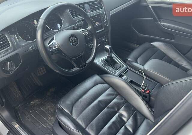 Сірий Фольксваген Гольф, об'ємом двигуна 0 л та пробігом 120 тис. км за 8750 $, фото 19 на Automoto.ua