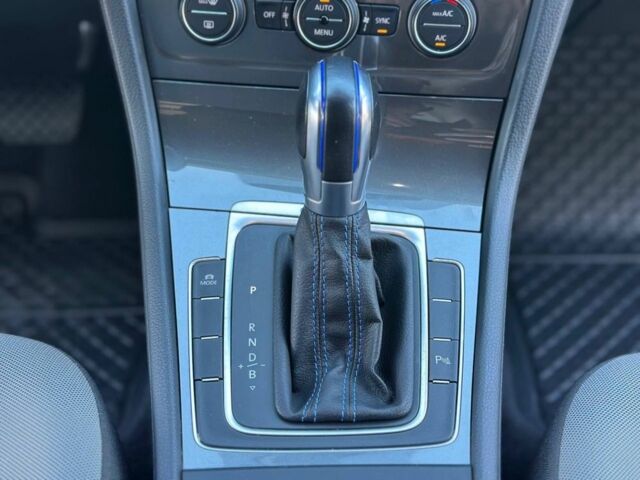 Сірий Фольксваген Гольф, об'ємом двигуна 0 л та пробігом 127 тис. км за 8500 $, фото 14 на Automoto.ua