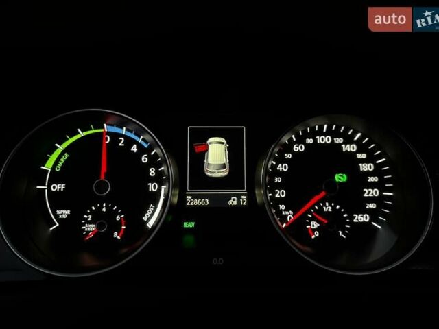 Серый Фольксваген Гольф, объемом двигателя 1.4 л и пробегом 228 тыс. км за 13750 $, фото 25 на Automoto.ua