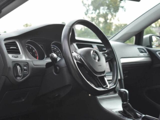 Серый Фольксваген Гольф, объемом двигателя 1.8 л и пробегом 70 тыс. км за 2200 $, фото 8 на Automoto.ua