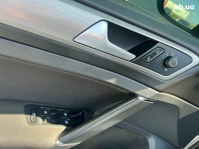 Сірий Фольксваген Гольф, об'ємом двигуна 1.6 л та пробігом 228 тис. км за 10990 $, фото 14 на Automoto.ua