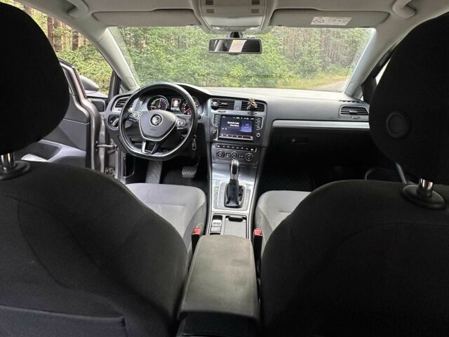 Серый Фольксваген Гольф, объемом двигателя 0 л и пробегом 167 тыс. км за 8900 $, фото 4 на Automoto.ua