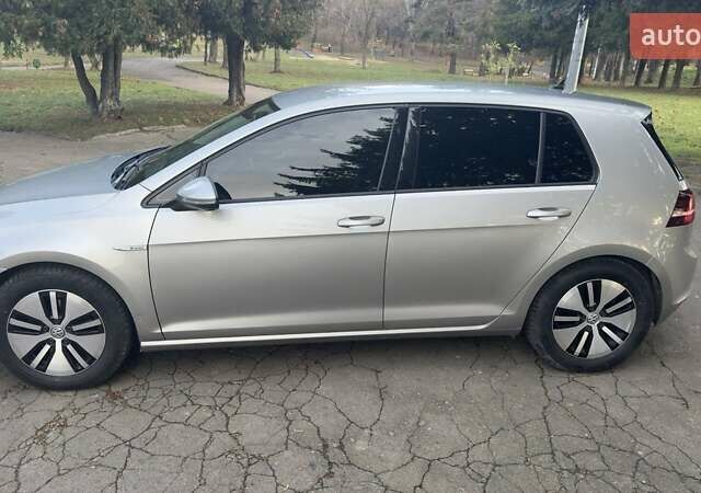 Сірий Фольксваген Гольф, об'ємом двигуна 0 л та пробігом 120 тис. км за 8750 $, фото 4 на Automoto.ua