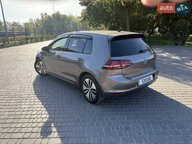 Серый Фольксваген Гольф, объемом двигателя 1.2 л и пробегом 210 тыс. км за 9900 $, фото 4 на Automoto.ua