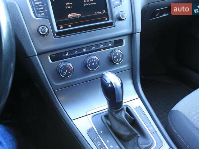 Серый Фольксваген Гольф, объемом двигателя 1.6 л и пробегом 282 тыс. км за 10000 $, фото 45 на Automoto.ua