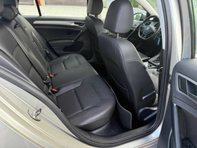 Сірий Фольксваген Гольф, об'ємом двигуна 1.8 л та пробігом 75 тис. км за 9000 $, фото 8 на Automoto.ua