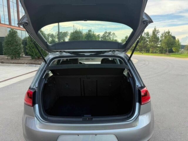 Сірий Фольксваген Гольф, об'ємом двигуна 1.8 л та пробігом 75 тис. км за 9000 $, фото 10 на Automoto.ua