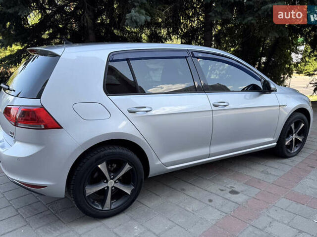 Серый Фольксваген Гольф, объемом двигателя 1.6 л и пробегом 130 тыс. км за 15100 $, фото 8 на Automoto.ua