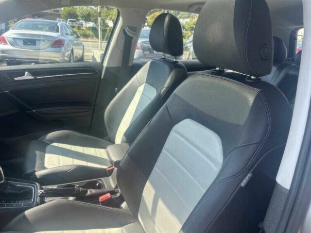 Сірий Фольксваген Гольф, об'ємом двигуна 2 л та пробігом 77 тис. км за 10000 $, фото 7 на Automoto.ua