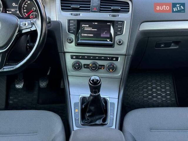 Серый Фольксваген Гольф, объемом двигателя 1.6 л и пробегом 262 тыс. км за 11300 $, фото 31 на Automoto.ua