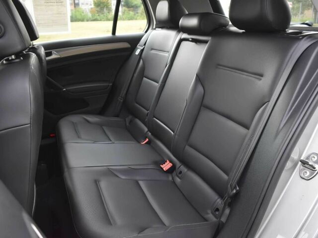 Серый Фольксваген Гольф, объемом двигателя 1.8 л и пробегом 70 тыс. км за 2200 $, фото 11 на Automoto.ua