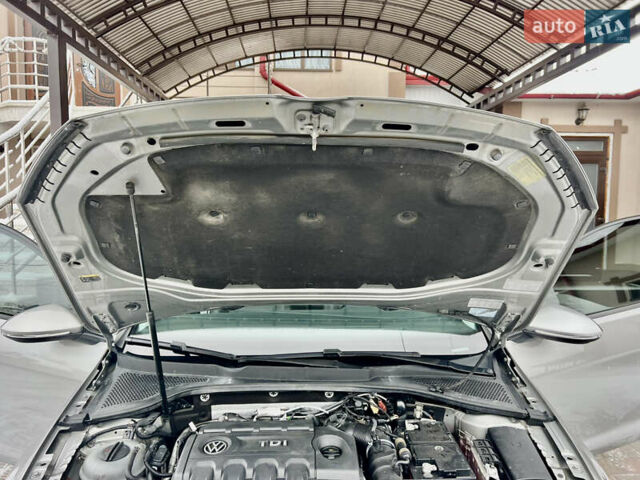 Серый Фольксваген Гольф, объемом двигателя 2 л и пробегом 209 тыс. км за 13333 $, фото 28 на Automoto.ua