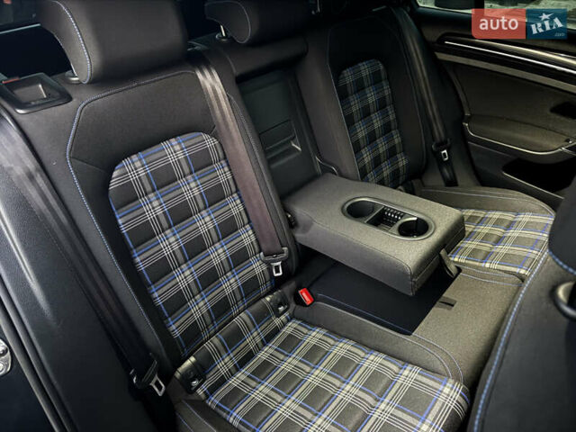 Серый Фольксваген Гольф, объемом двигателя 1.4 л и пробегом 228 тыс. км за 13750 $, фото 42 на Automoto.ua