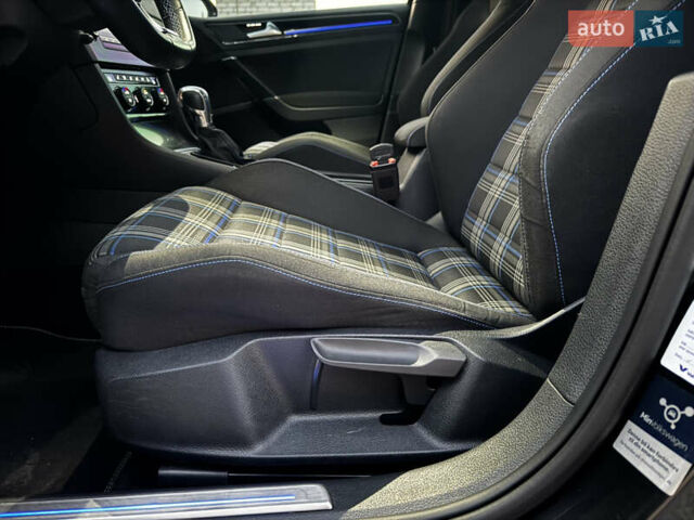 Серый Фольксваген Гольф, объемом двигателя 1.4 л и пробегом 228 тыс. км за 13750 $, фото 21 на Automoto.ua