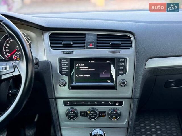 Серый Фольксваген Гольф, объемом двигателя 1.6 л и пробегом 262 тыс. км за 11300 $, фото 25 на Automoto.ua