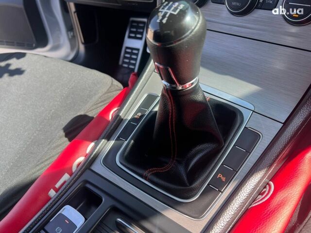 Сірий Фольксваген Гольф, об'ємом двигуна 1.6 л та пробігом 228 тис. км за 10990 $, фото 29 на Automoto.ua