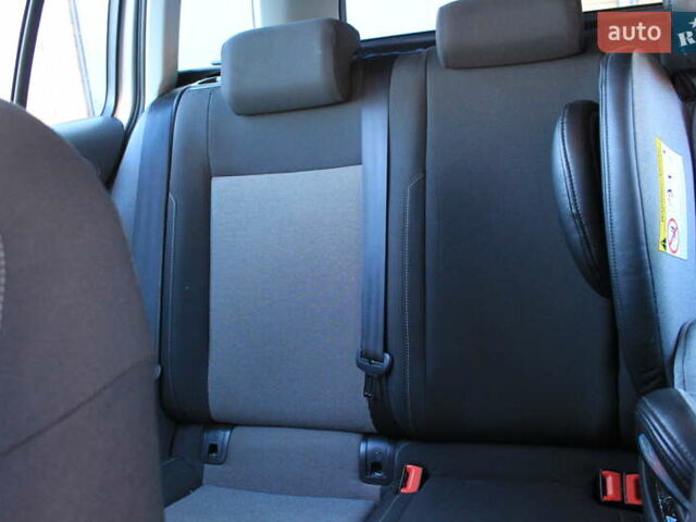 Серый Фольксваген Гольф, объемом двигателя 1.6 л и пробегом 282 тыс. км за 10000 $, фото 57 на Automoto.ua