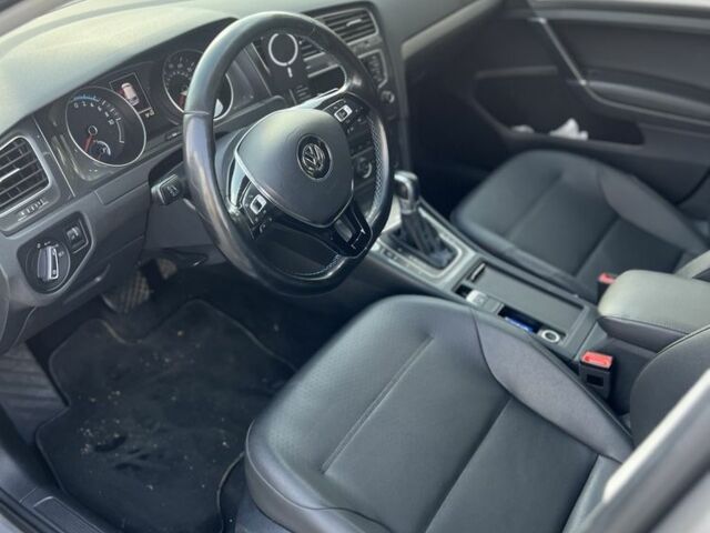 Фольксваген Гольф 2015 у Києві на Automoto.ua Сірий Фольксваген Гольф, об'ємом двигуна 0 л та пробігом 130 тис. км за 9500 $, фото 5 на Automoto.ua