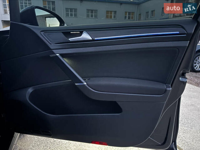 Серый Фольксваген Гольф, объемом двигателя 1.4 л и пробегом 228 тыс. км за 13750 $, фото 43 на Automoto.ua