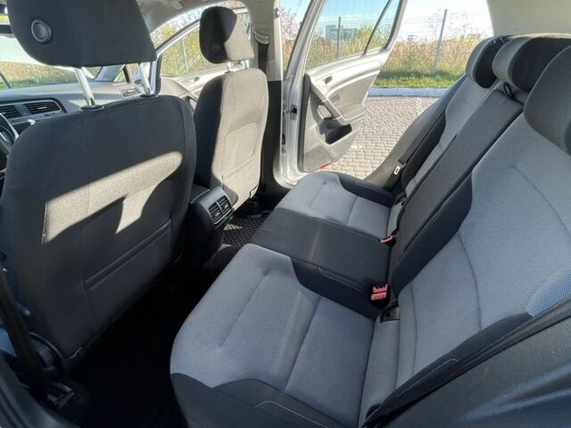 Серый Фольксваген Гольф, объемом двигателя 0 л и пробегом 137 тыс. км за 8999 $, фото 5 на Automoto.ua