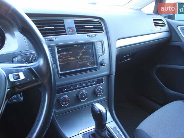 Серый Фольксваген Гольф, объемом двигателя 1.6 л и пробегом 282 тыс. км за 10000 $, фото 50 на Automoto.ua