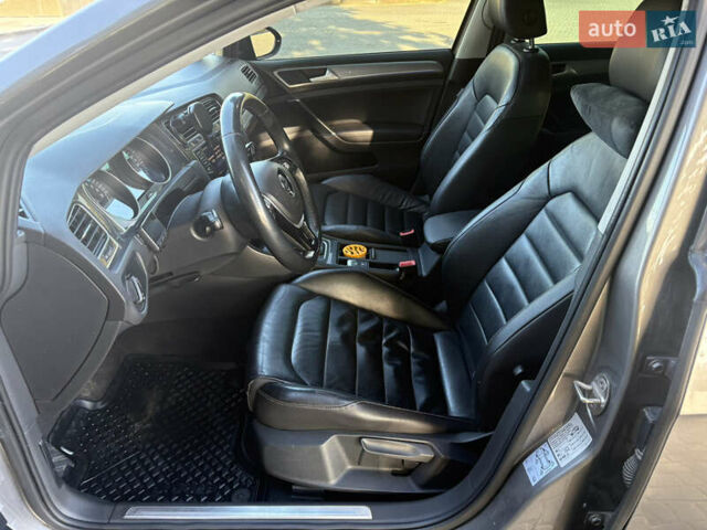 Серый Фольксваген Гольф, объемом двигателя 1.2 л и пробегом 210 тыс. км за 9900 $, фото 13 на Automoto.ua