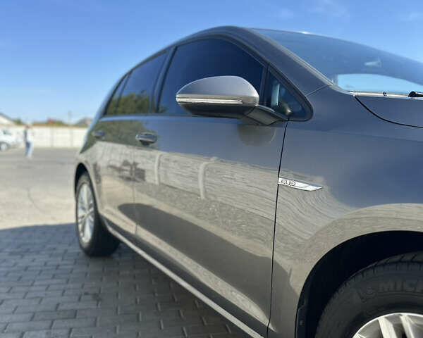 Серый Фольксваген Гольф, объемом двигателя 1.6 л и пробегом 288 тыс. км за 12200 $, фото 16 на Automoto.ua