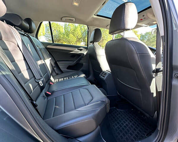 Серый Фольксваген Гольф, объемом двигателя 1.8 л и пробегом 136 тыс. км за 13500 $, фото 13 на Automoto.ua