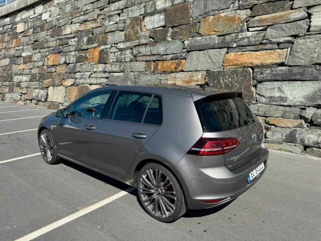 Серый Фольксваген Гольф, объемом двигателя 0 л и пробегом 100 тыс. км за 9200 $, фото 3 на Automoto.ua