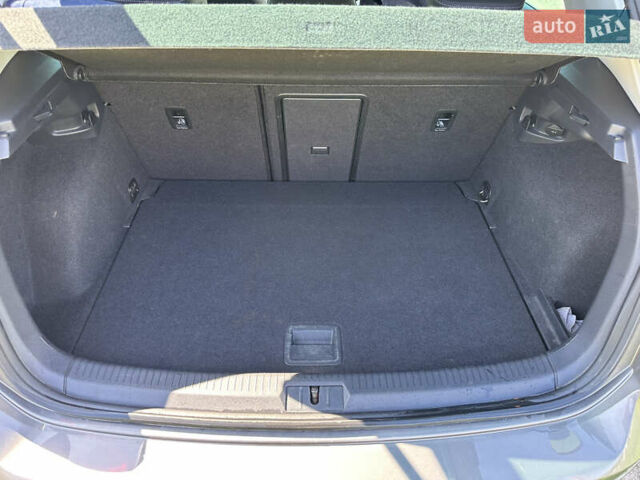 Серый Фольксваген Гольф, объемом двигателя 0 л и пробегом 186 тыс. км за 7999 $, фото 16 на Automoto.ua