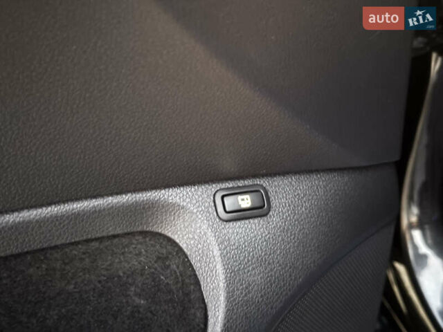 Серый Фольксваген Гольф, объемом двигателя 1.4 л и пробегом 228 тыс. км за 13750 $, фото 19 на Automoto.ua