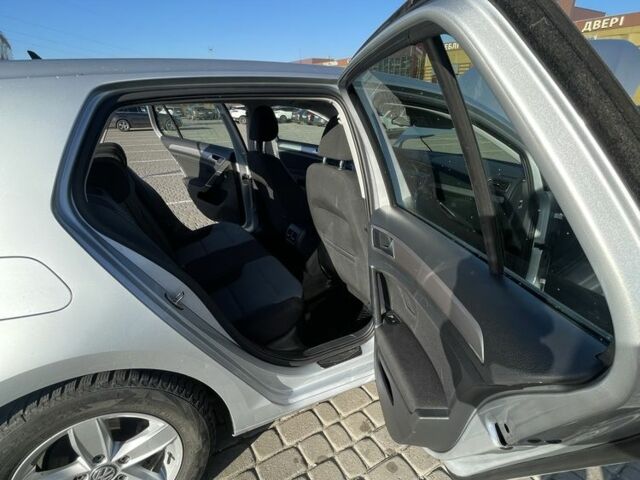 Серый Фольксваген Гольф, объемом двигателя 0 л и пробегом 137 тыс. км за 8999 $, фото 2 на Automoto.ua